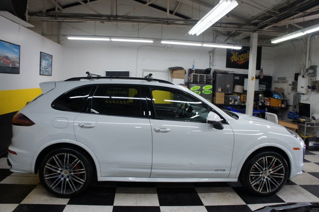 2016 Porsche Cayenne GTS photo 16