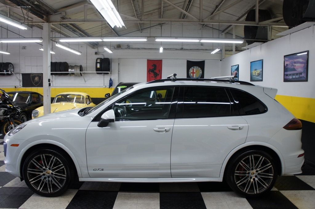 2016 Porsche Cayenne GTS photo 21