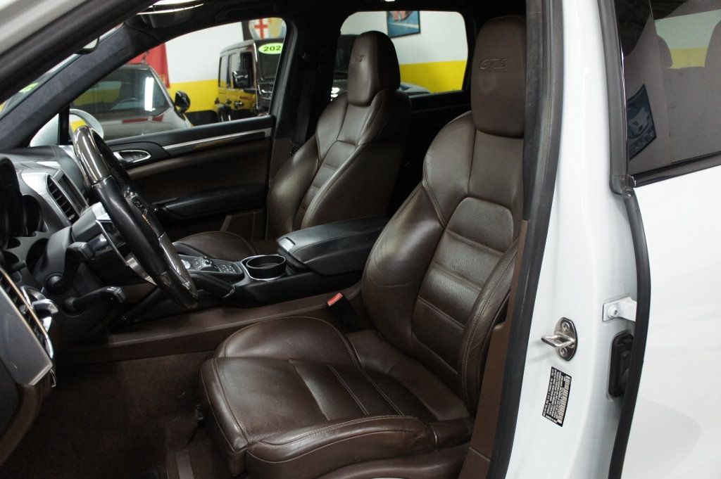 2016 Porsche Cayenne GTS photo 25