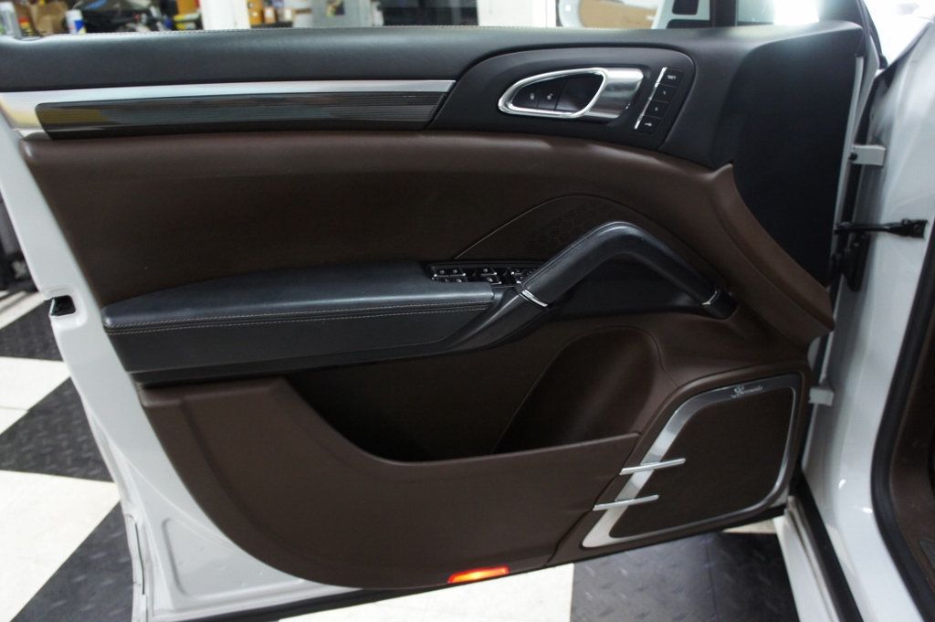2016 Porsche Cayenne GTS photo 26