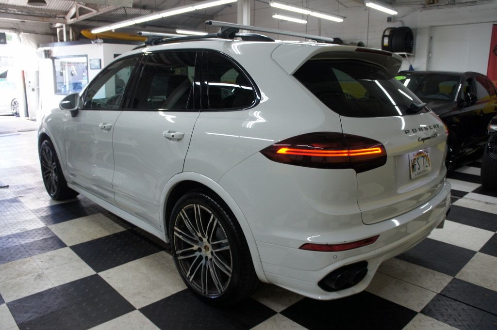 2016 Porsche Cayenne GTS photo 40