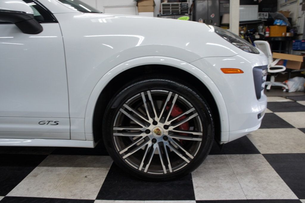 2016 Porsche Cayenne GTS photo 5