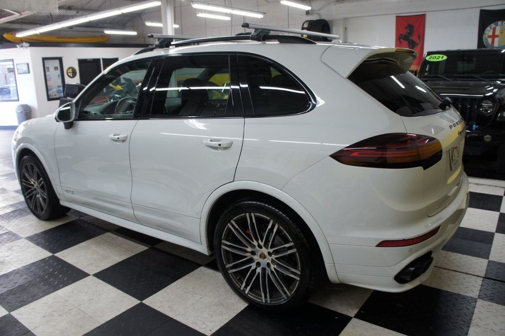 2016 Porsche Cayenne GTS photo 8