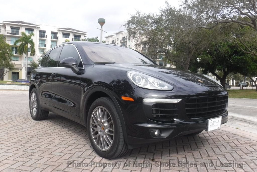 2016 Porsche Cayenne Movie Star - 22739205 - 0