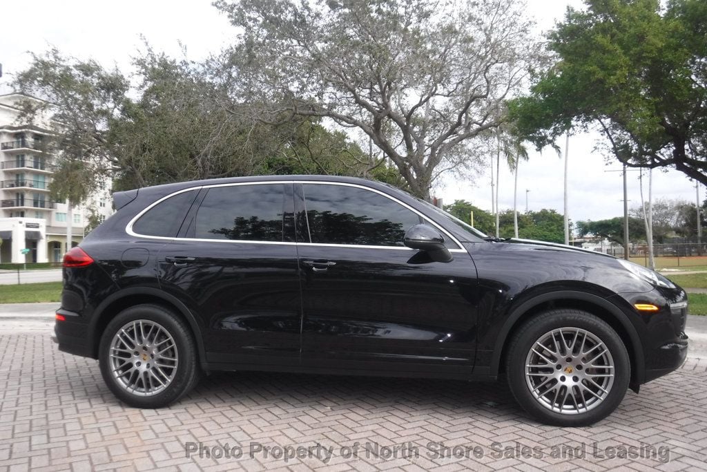 2016 Porsche Cayenne Movie Star - 22739205 - 28