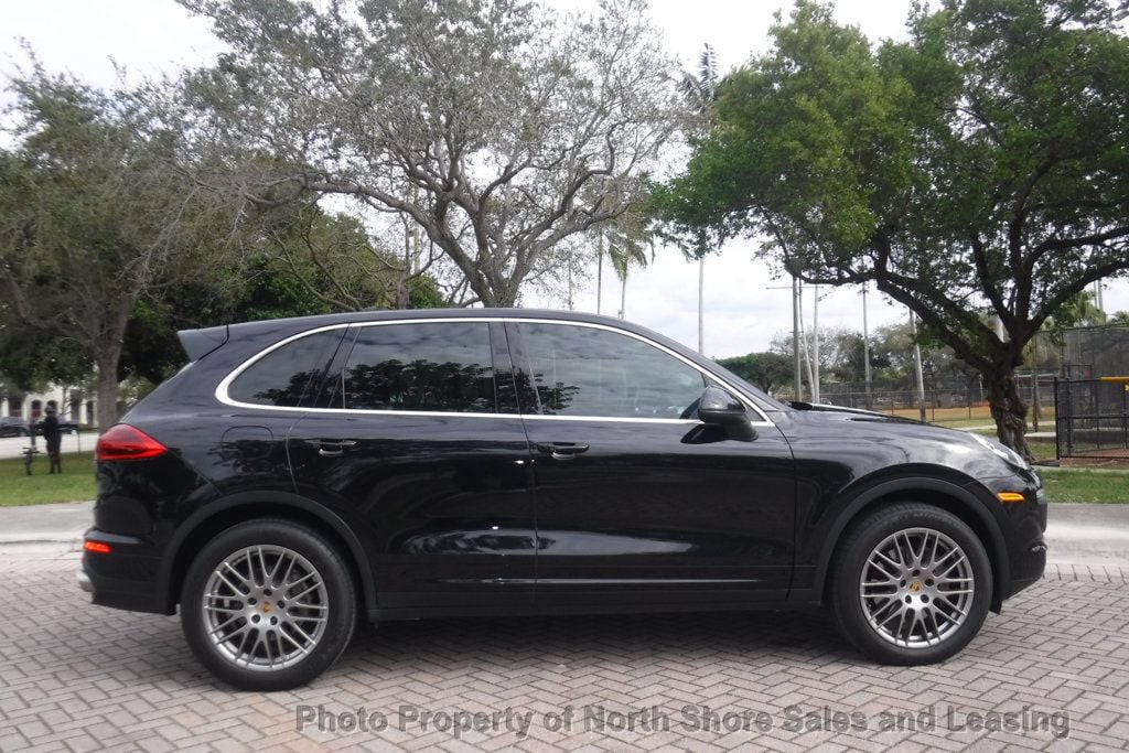 2016 Porsche Cayenne Movie Star - 22739205 - 3