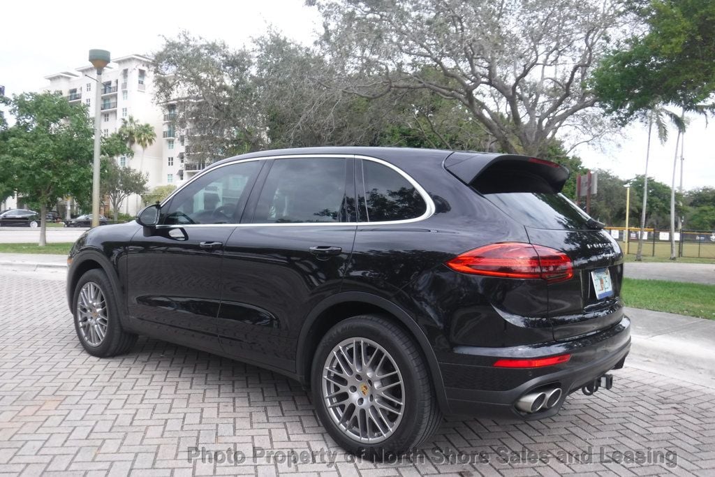 2016 Porsche Cayenne Movie Star - 22739205 - 91