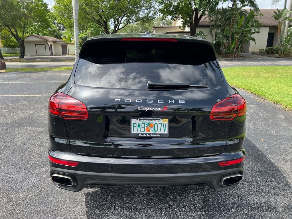 2016 Porsche Cayenne S photo 13