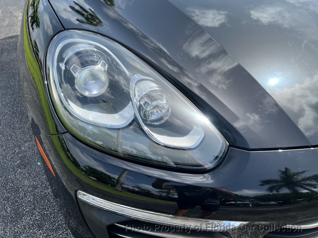 2016 Porsche Cayenne S photo 24