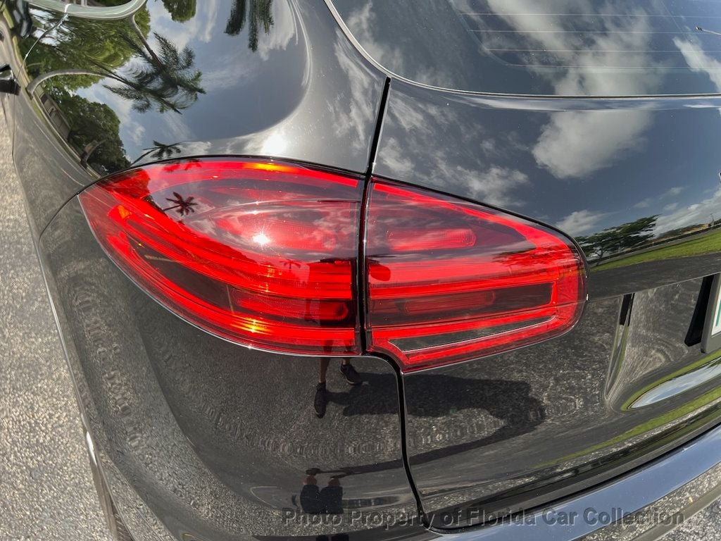 2016 Porsche Cayenne S photo 26