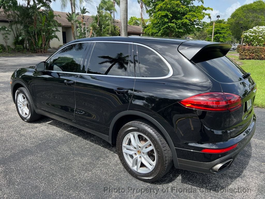 2016 Porsche Cayenne S photo 2