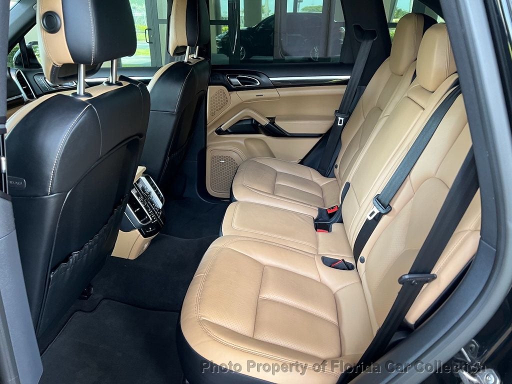 2016 Porsche Cayenne S photo 37