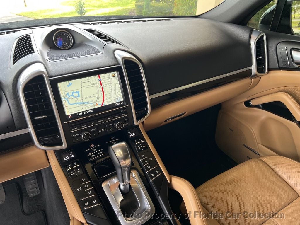 2016 Porsche Cayenne S photo 46