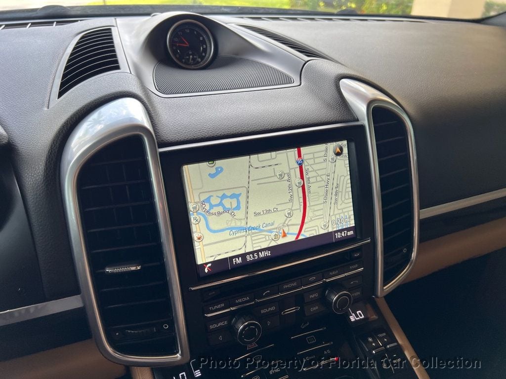 2016 Porsche Cayenne S photo 50