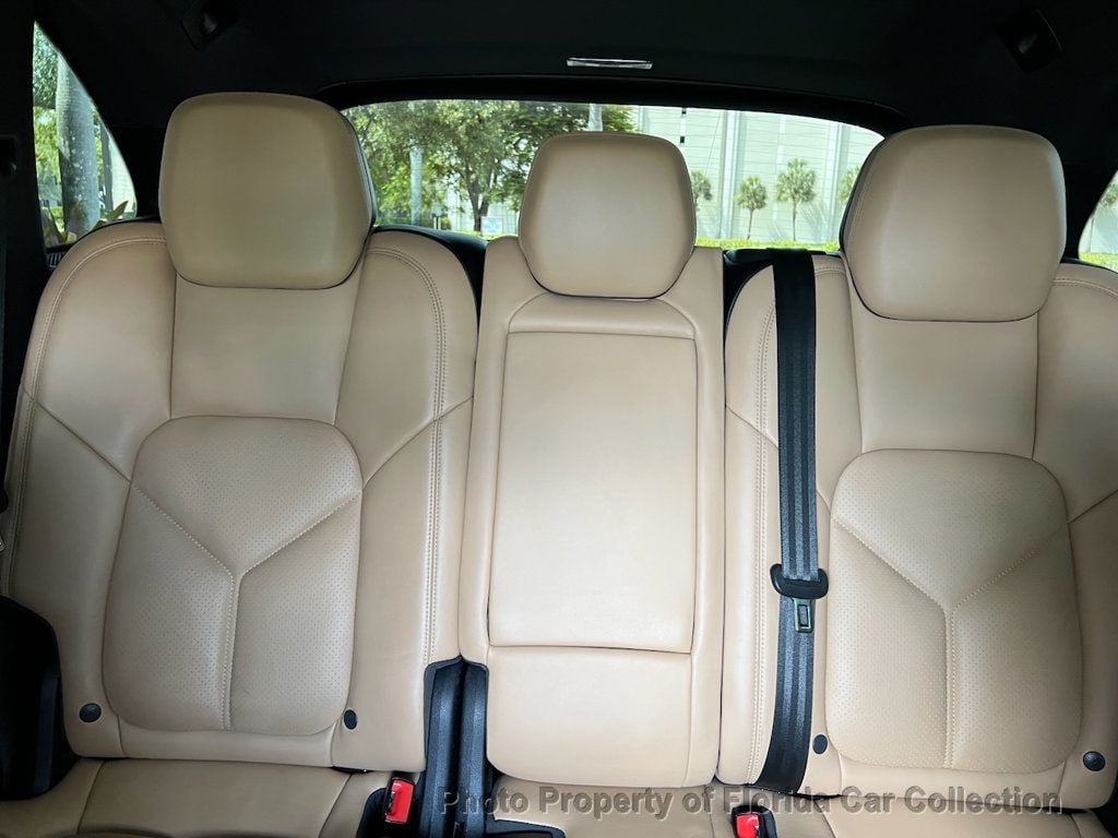 2016 Porsche Cayenne S photo 59