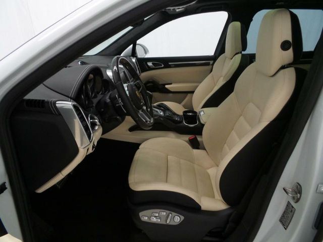 2016 Porsche Cayenne TURBO - 15400141 - 4