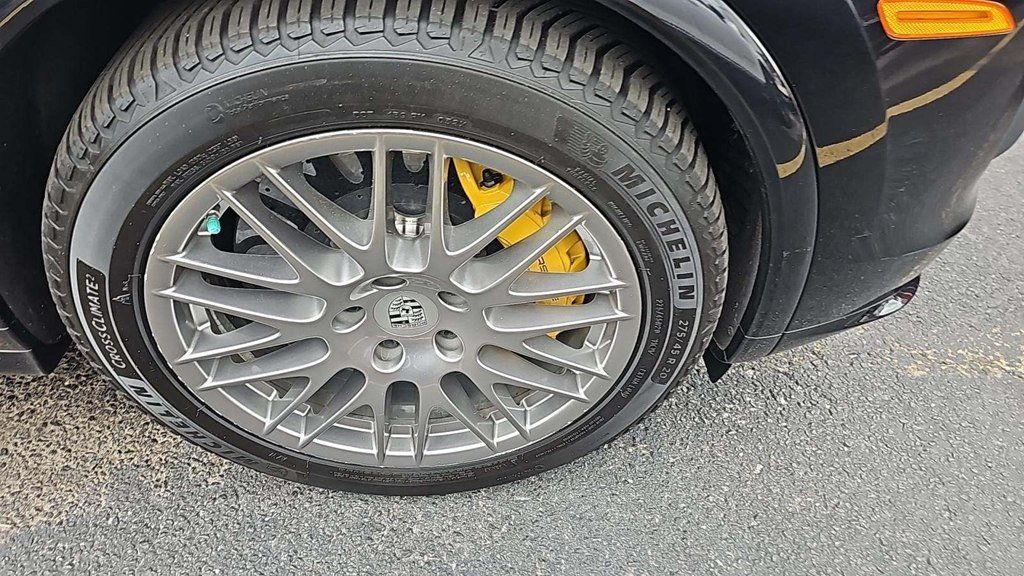 2016 Porsche Cayenne TURBO! CARBON! STEERING! WHEEL!Ceramic Brakes! PREMIUM PAK PLUS! - 22941154 - 9