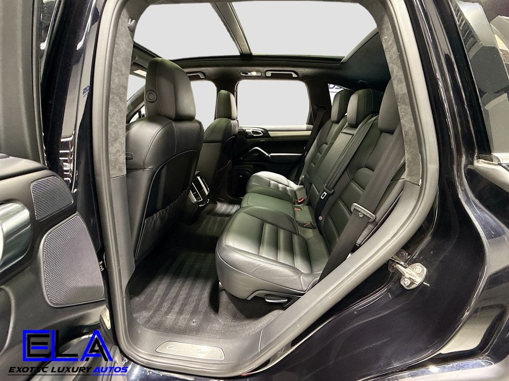 2016 Porsche Cayenne TURBO! CARBON! STEERING! WHEEL!Ceramic Brakes! PREMIUM PAK PLUS! - 22941154 - 26