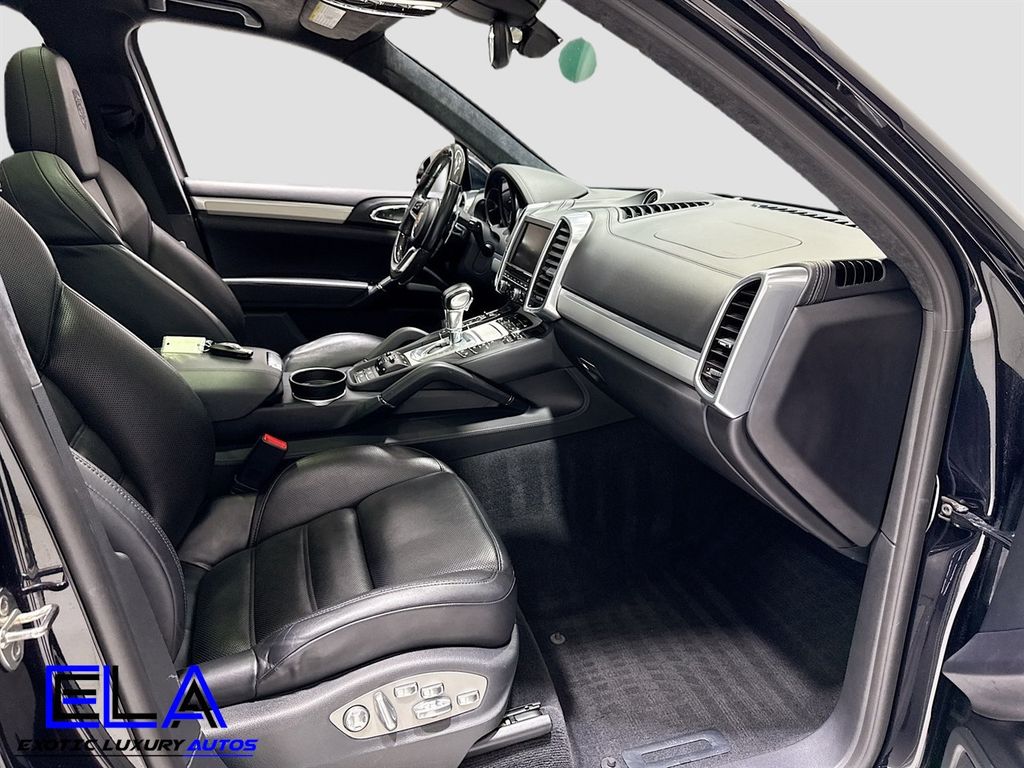 2016 Porsche Cayenne TURBO! CARBON! STEERING! WHEEL!Ceramic Brakes! PREMIUM PAK PLUS! - 22941154 - 31