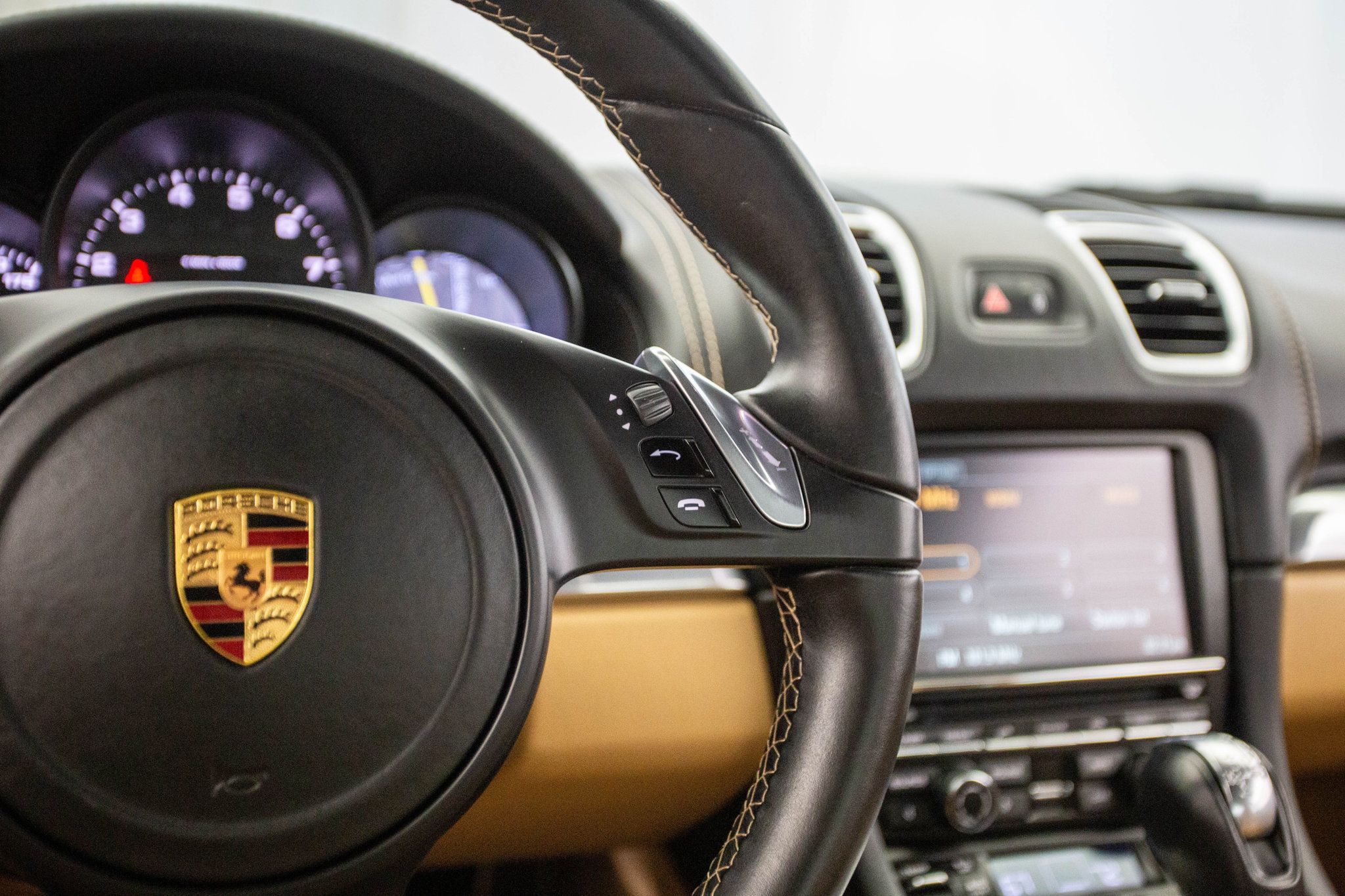 2016 Porsche Cayman photo 42