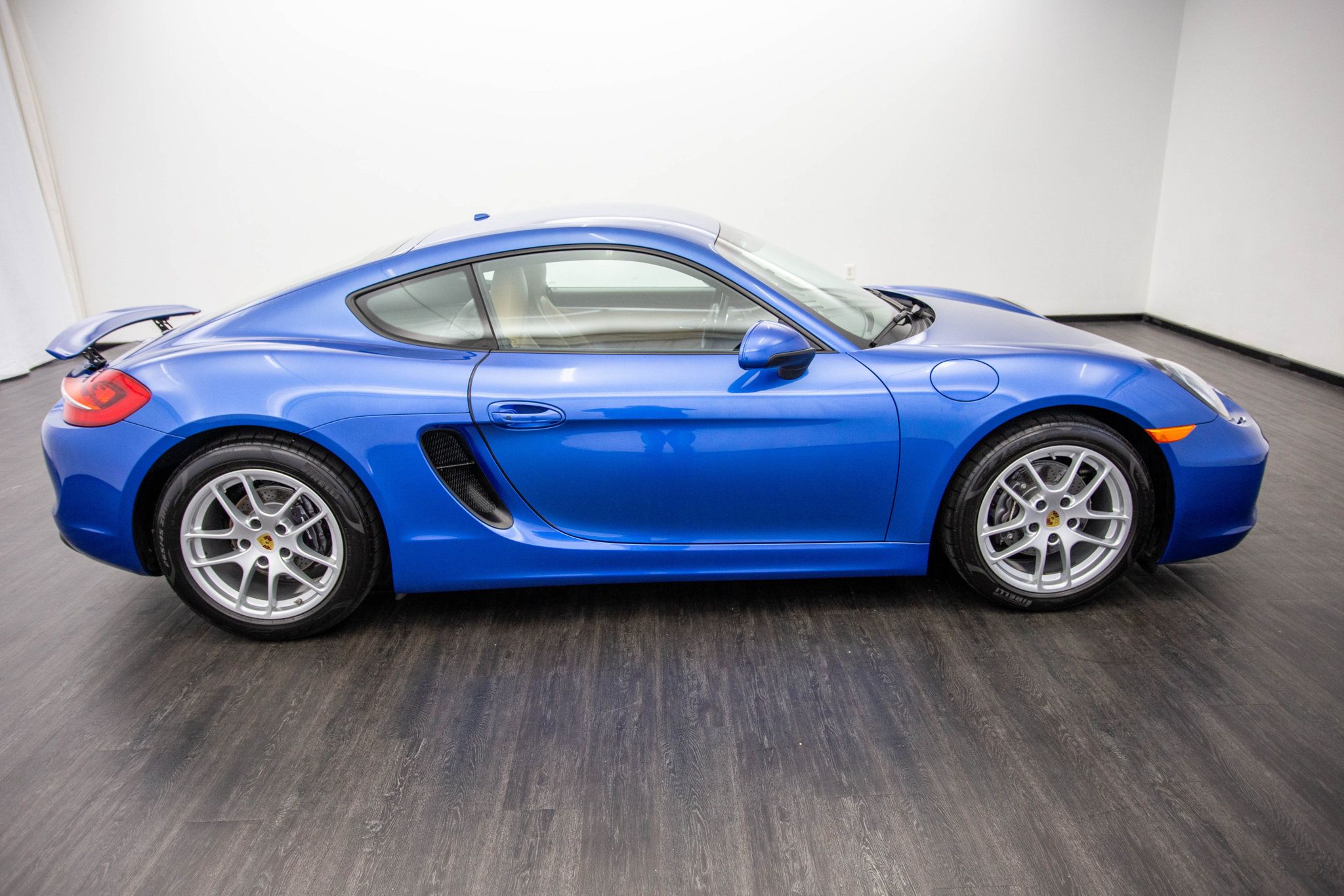 2016 Porsche Cayman photo 7