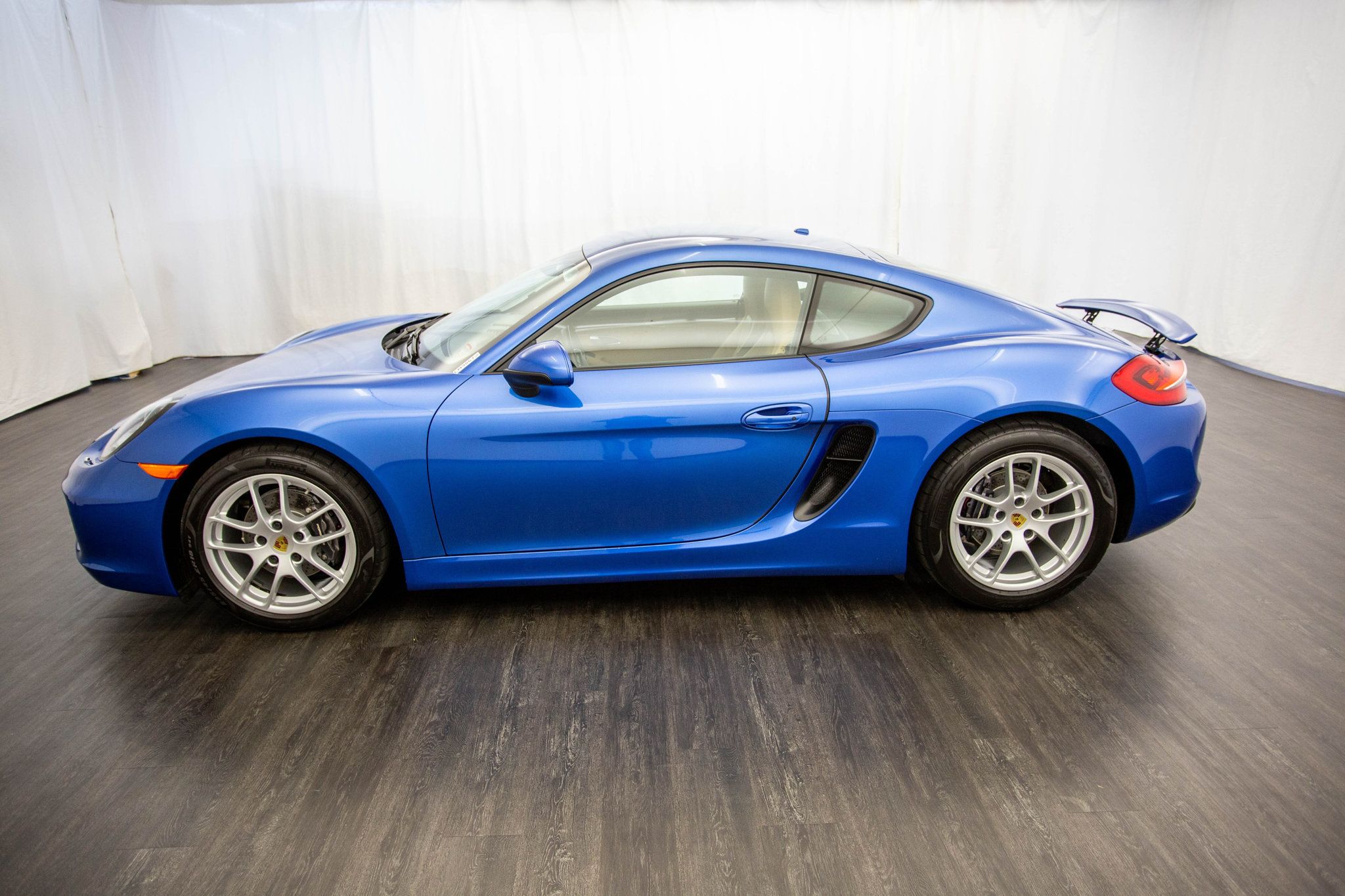 2016 Porsche Cayman photo 8