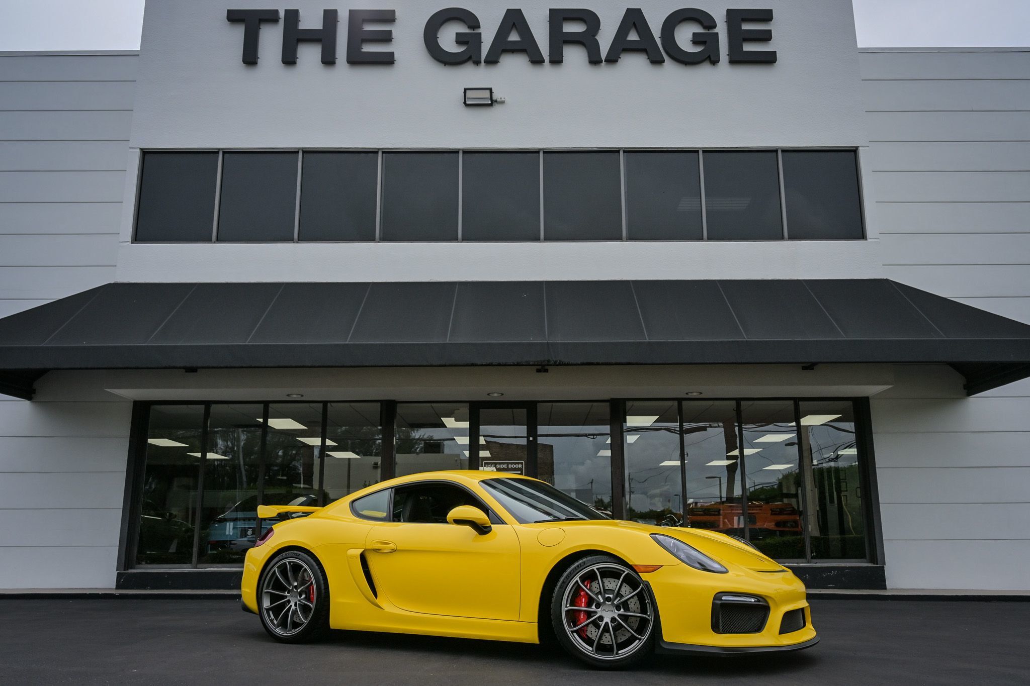 2016 Porsche Cayman GT4 photo 3