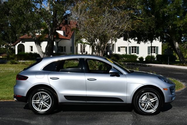 2016 Porsche Macan AWD 4 Door S W/Infotainment Package - 22926726 - 33