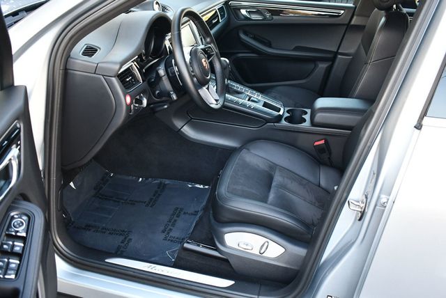 2016 Porsche Macan AWD 4 Door S W/Infotainment Package - 22926726 - 40