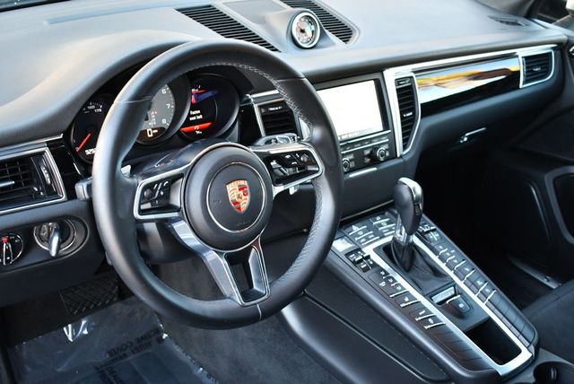 2016 Porsche Macan AWD 4 Door S W/Infotainment Package - 22926726 - 45
