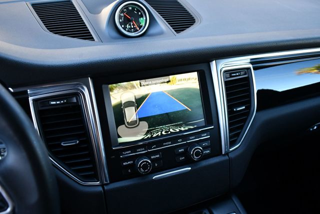 2016 Porsche Macan AWD 4 Door S W/Infotainment Package - 22926726 - 47