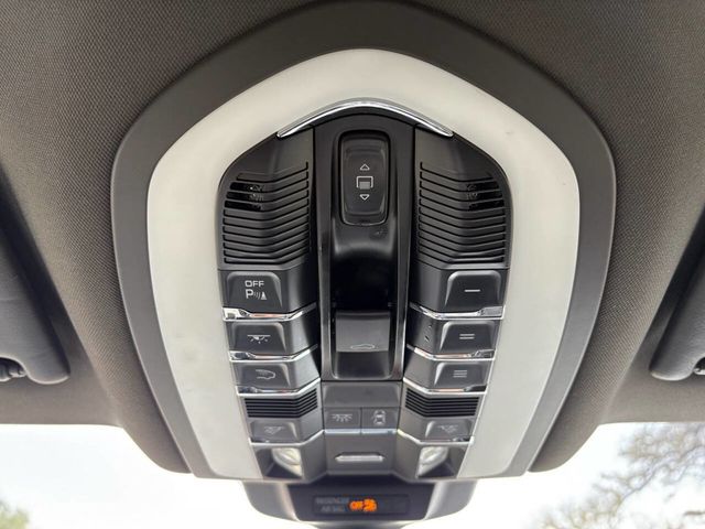 2016 Porsche Macan AWD 4dr S - 23022433 - 18