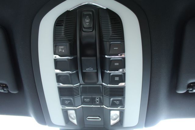 2016 Porsche Macan AWD 4dr S - 23056928 - 23