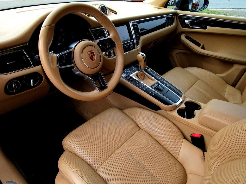 2016 Porsche Macan S photo 13
