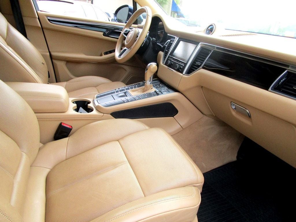 2016 Porsche Macan S photo 14