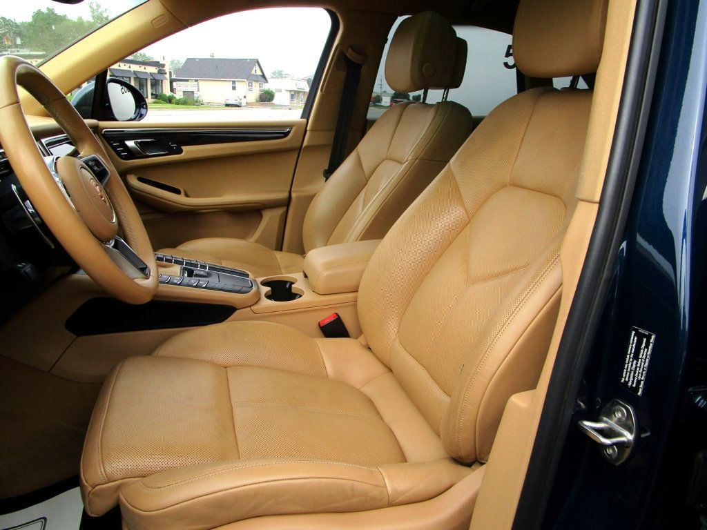 2016 Porsche Macan S photo 15