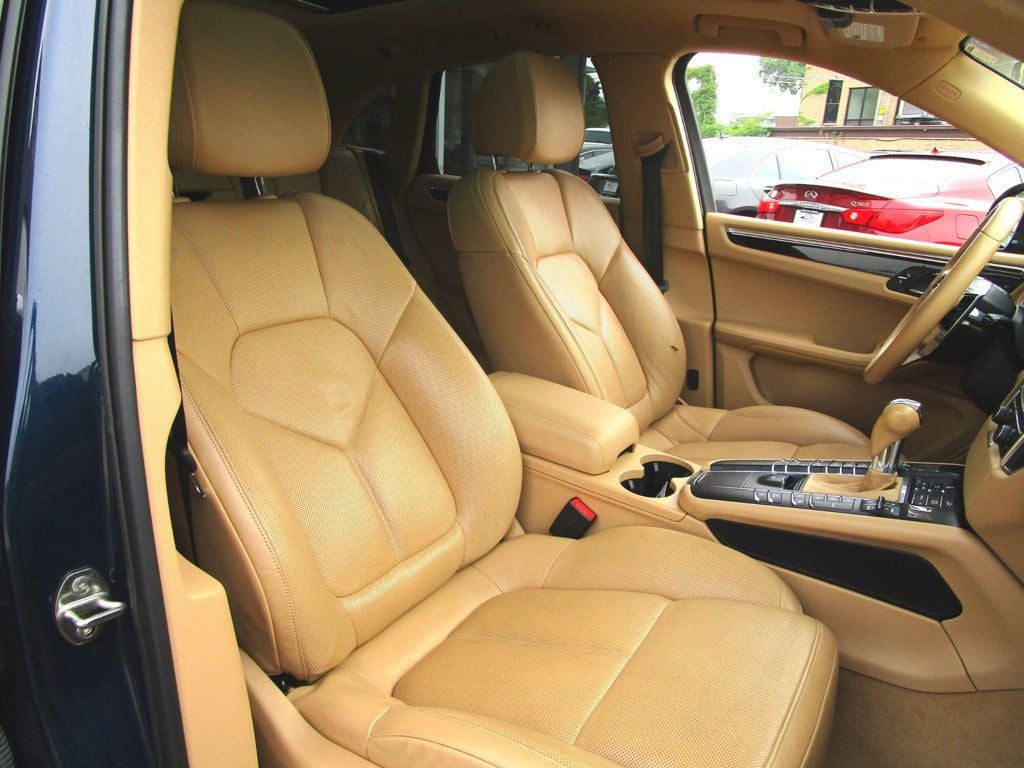 2016 Porsche Macan S photo 16