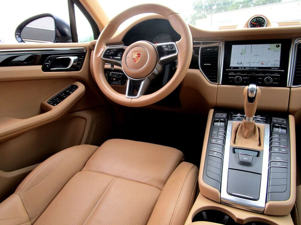 2016 Porsche Macan S photo 19