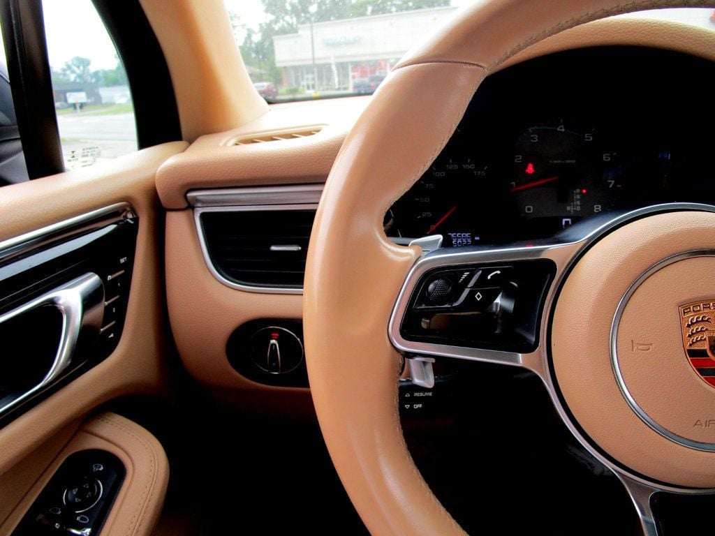 2016 Porsche Macan S photo 21