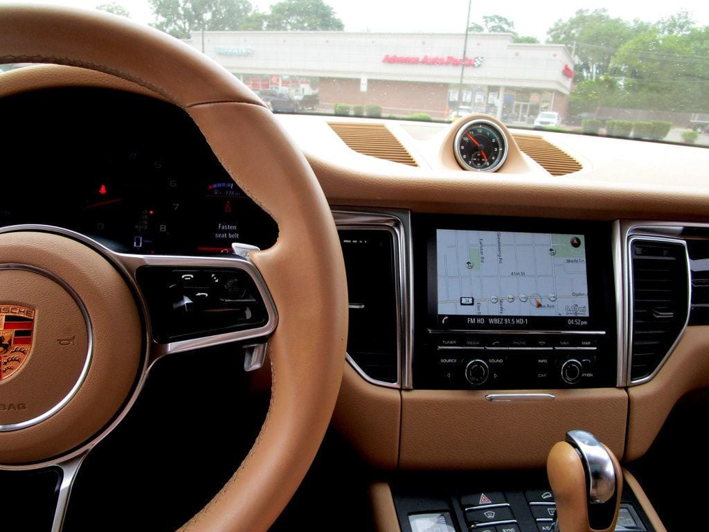 2016 Porsche Macan S photo 22