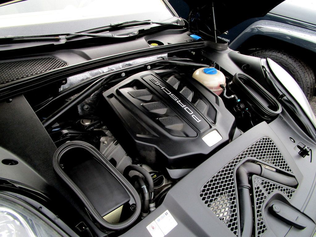 2016 Porsche Macan S photo 37