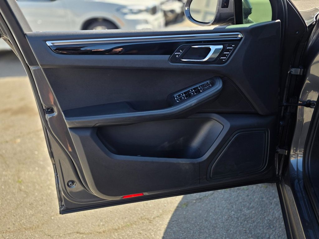 2016 Porsche Macan AWD 4dr S - 22982620 - 24