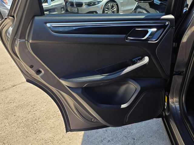 2016 Porsche Macan AWD 4dr S - 23004715 - 23