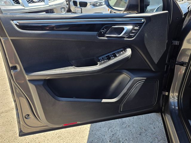 2016 Porsche Macan AWD 4dr S - 23004715 - 24