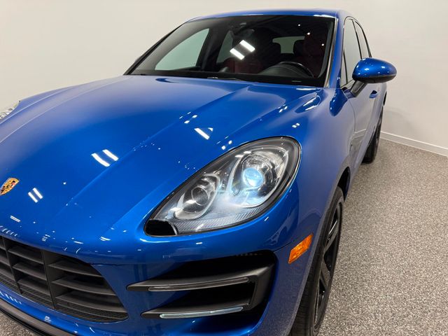 2016 Porsche Macan AWD 4dr Turbo - 23004011 - 1