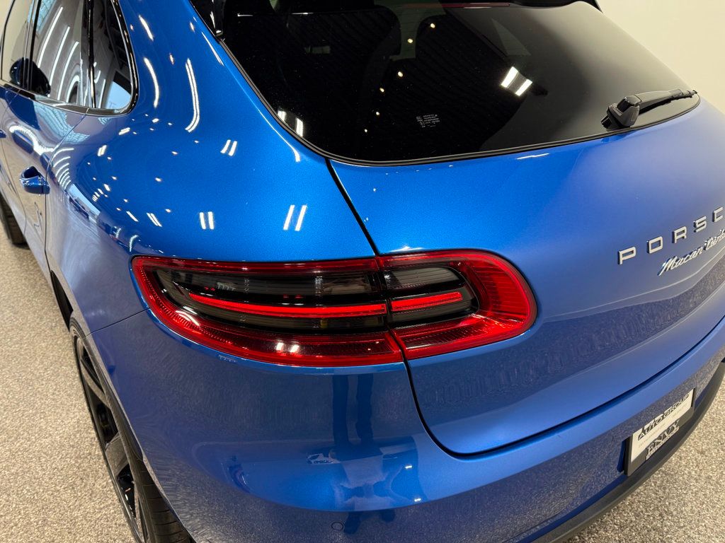 2016 Porsche Macan AWD 4dr Turbo - 23004011 - 22