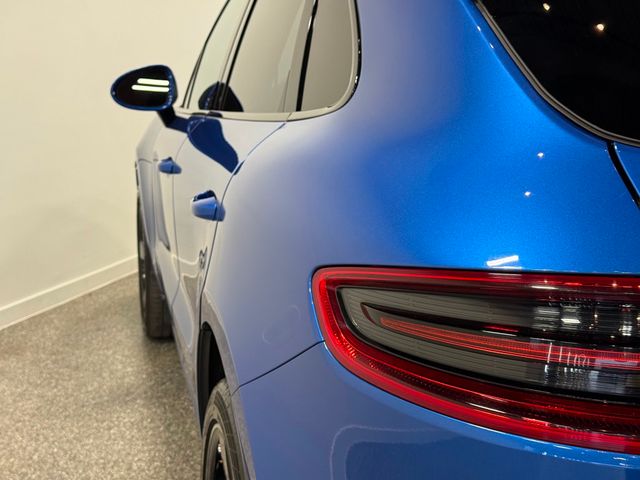 2016 Porsche Macan AWD 4dr Turbo - 23004011 - 37