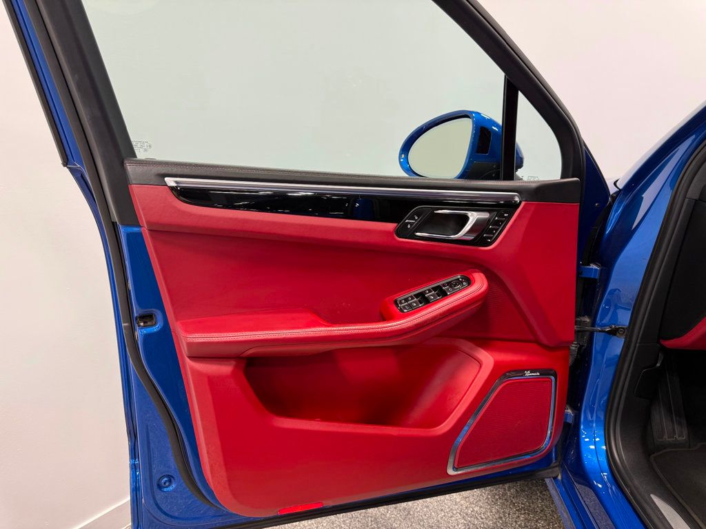 2016 Porsche Macan AWD 4dr Turbo - 23004011 - 54