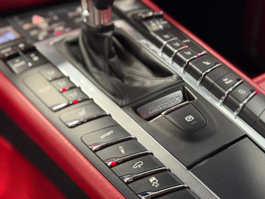 2016 Porsche Macan AWD 4dr Turbo - 23004011 - 61