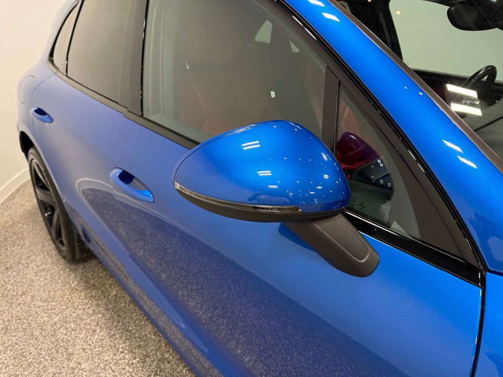 2016 Porsche Macan AWD 4dr Turbo - 23004011 - 6